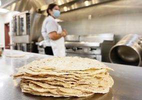 Taste-Testing Project Incorporates Traditional Native Foods into Salt River Schools Menus